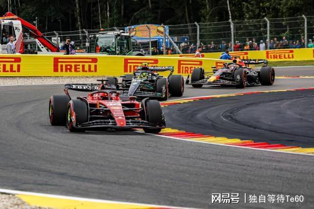 关于阿斯顿马丁碾压迈凯伦,汉密尔顿带队取胜的信息 关于阿斯顿马丁碾压迈凯伦,汉密尔顿带队取胜的信息