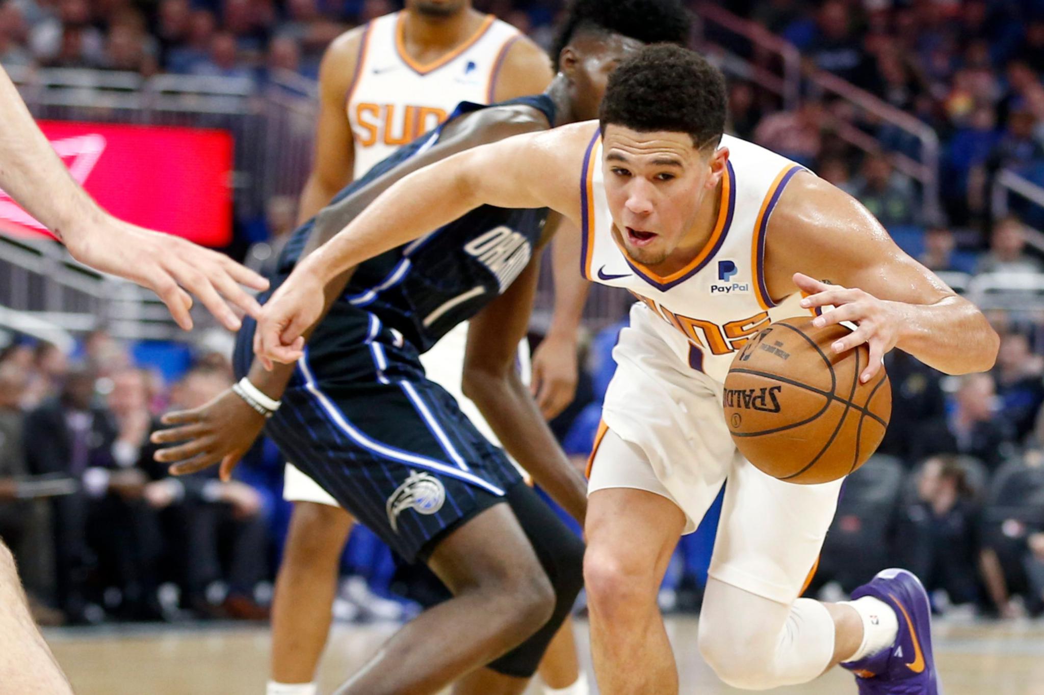 国王力克青岛队，布克高光表现