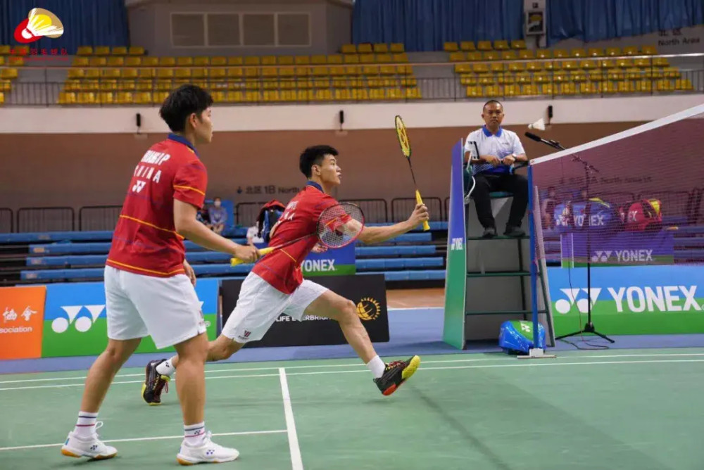 韩国队鏖战泰国队，黄鸭组合扛起全队