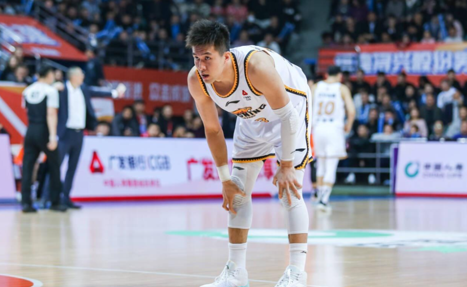 四川队绝杀凯尔特人，郭艾伦高光表现