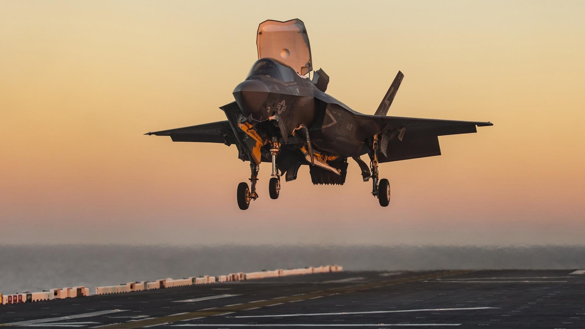 绿茵场与乒乓台的双重奏，当英格兰足球大胜遇上马龙的绝对统治