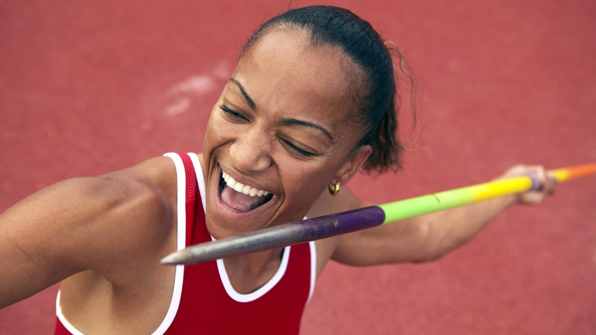 草根碾碎虚妄,巨塔镇守真实,篮球世界的两极启示