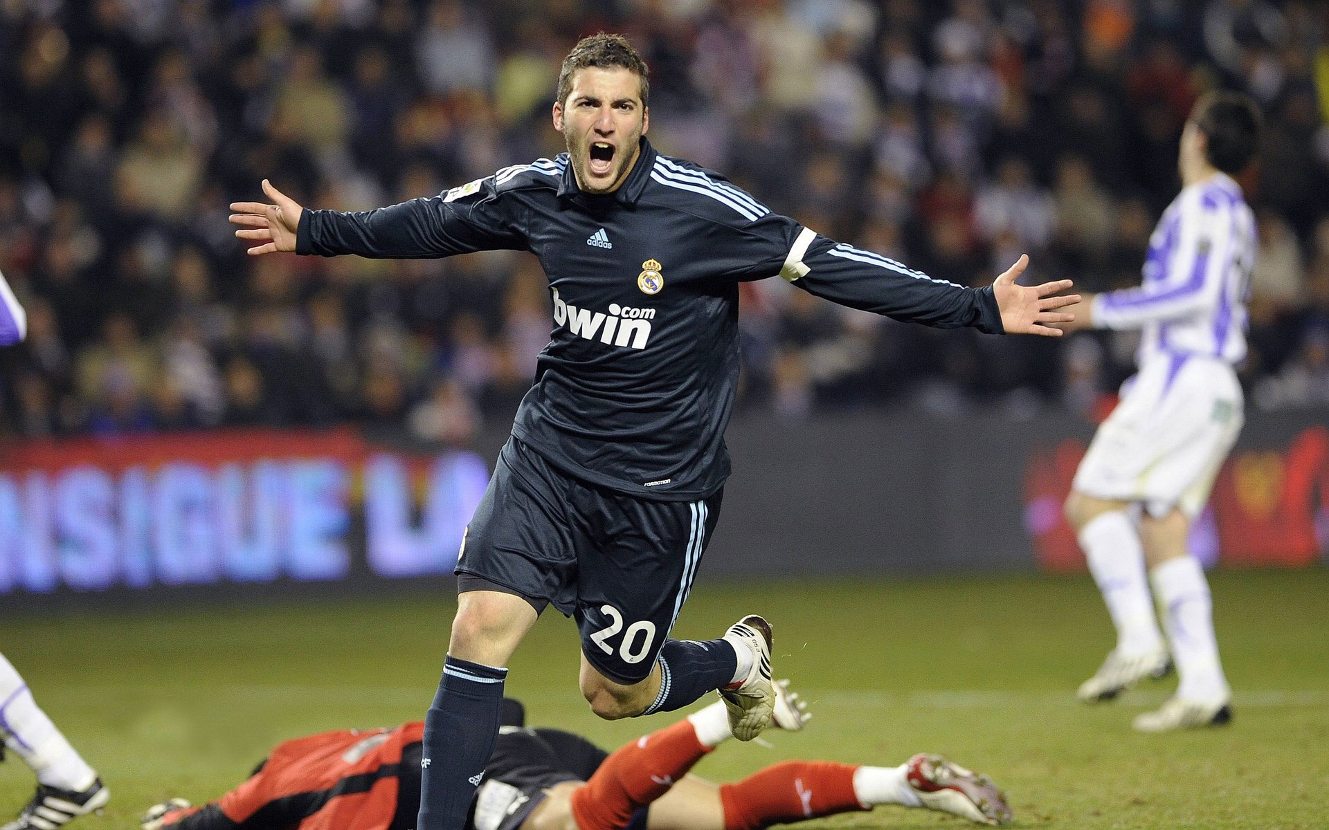 霍勒迪关键先生显神威，山西队一波流击溃北京队