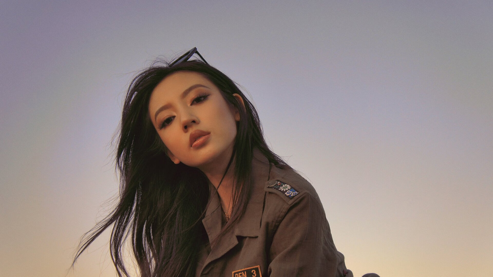 悬念的两端，群雄逐鹿的英超，与一人接管的布克时刻